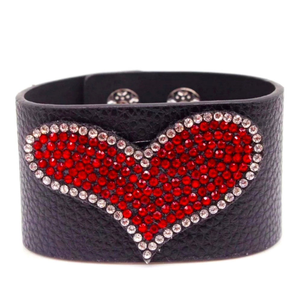 LEATHER ❤ HEART SNAP CUFF BRACELET